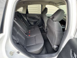 【後部座席】後席も広々としていますので同乗者の方もリラックスしてお乗り頂けますよ(*^^*)