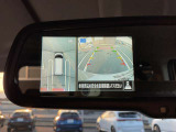 アラウンドビューモニター・バックモニター表示機能つきルームミラー。夜間走行時に便利な自動防眩機能付きです。