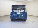 車両は展示前に内装外装をクリーニング済みです。安心してクルマ選びできます。