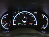 とっても見やすいメーターです。夜間時はラグジュアリーな気分にさせてくれる照明が魅力ですので、夜のドライブも楽しみになりますよ♪
