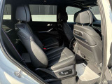 BMWの大きなシートは疲れにくく、搭乗者を包み込んでくれる安心感が御座います。