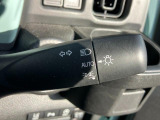 暗くなると自動でライトを点灯してくれるオートライトシステム☆