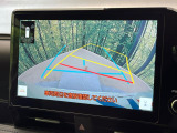 【バックカメラ】駐車時に後方がリアルタイム映像で確認できます。大型商業施設や立体駐車場での駐車時や、夜間のバック時に大活躍!運転スキルに関わらず、今や必須となった装備のひとつです!