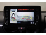 車両を上から見たような映像表示するパノラミックビューモニター付き!