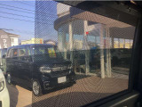 リア窓ガラスには夏の日差しや紫外線をガードしてくれる嬉しいロールサンシェード付き!目隠しともなり、女性やお子様にも安心☆