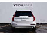 ◆バック/万が一を考え、安全性を重視する方に選ばれているVOLVO車。ドアを開閉するとその重み・厚みに驚くはず