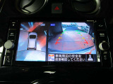 全方位カメラで後方も前方も側面も確認しやすく、駐車もスムーズに!