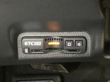 ハンドルの左下にETC2.0がついています。高速道路の料金所の通過も楽々です!。 カードの取り出しもしやすい場所についています。