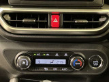 季節を問わずに快適に過ごせるオートエアコンが装備されています。自動で風量を調整してくれ車内を快適に保ってくれます。