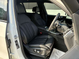 室内は大変綺麗に扱われており、タバコも吸われていない為、車両以外の臭いは感じられません。禁煙車両をご希望の方はこちらのお車をお奨め致します。