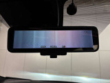 バックミラーに映像も映ります☆たくさんの荷物や大勢の人が乗っても視界問題なしです☆ワンタッチで普通の鏡にも切り替えできるので安心ですよ☆