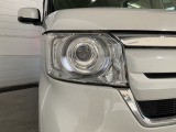 明るくて長寿命のLEDヘッドライト採用
