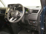 ハンドル周りの様子をご紹介しております。視界もよく運転も快適です。