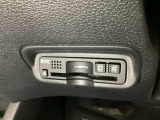 ハンドルの左下にETCがついています。高速道路の料金所の通過も楽々です!。 カードの取り出しもしやすい場所についています。