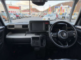 届出済未使用車を一人でも多くの方に提供できるよう専門スタッフがしっかりと説明し、相談にのらせていただきます。