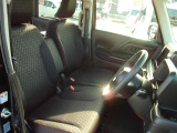 タバコの焦げやシートの磨り減りなどもなく、とても状態良く保たれています!
