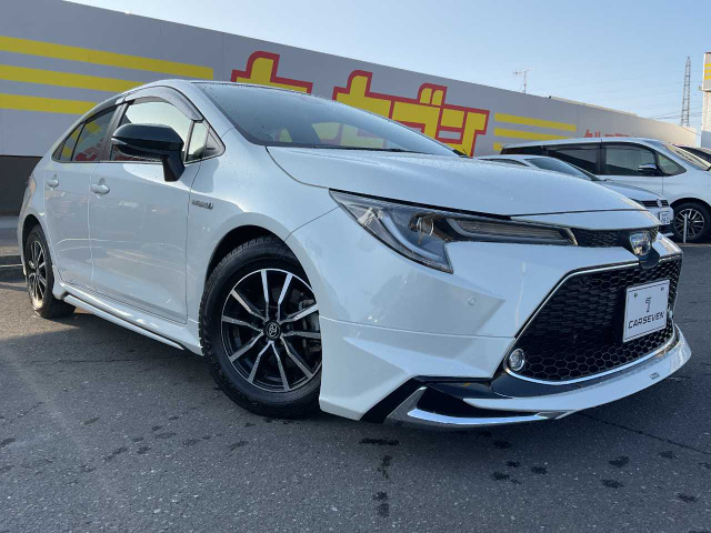 カローラ1.8 ハイブリッド W×B