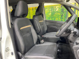 運転席シート廻りは使用感も少なく、良好な状態となっています。前オーナー様が丁寧に使っていたことがよくわかりますね。