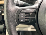 ステアリングにオーディオ操作スイッチが付いています。オーディオ画面に直接タッチしなくても操作が出来ますので、運転に集中できます。