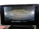 バックカメラの画像です。ガイドラインがスムースな車庫入れをサポートいたします!車庫入れの安心感がアップしますね☆