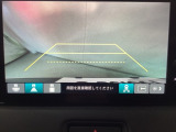 バックでの車庫入れも安心です! リアカメラが付いているバックモニター付のディスプレイ・オーデイオを装備しております。操作線もついており距離感も画面から確認できます。
