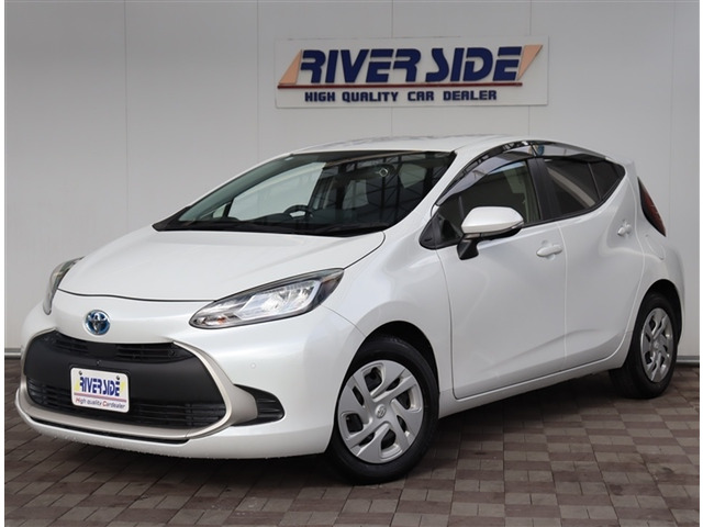 アクア1.5 Gコネクティッド10.5型ナビ BT パノラマビュ