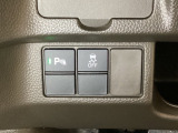 ハンドルの左下にHondaセンシング用の、VSA(ABS+TCS+横滑り抑制)解除スイッチなどがついています。