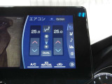 車内の温度管理に便利なオートエアコン☆