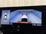パノラミックビューモニターシステムが付いているので車の上から見た映像が確認できますよ。