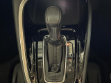 【シフトレバー】シフトの操作がしやすく快適なドライブを楽しんでいただけます!