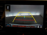 【バックモニター】・・・気になる後ろの見通しも、車庫入れに大活躍☆運転が困難な場所でも、しっかりサポート!心強い味方のモニターです♪