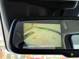 バックカメラはルームミラーに映ります。