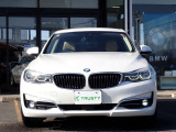 BMW在庫保有台数常時100台以上!ご来店の際はBMW本店(厚木市下荻野140-1)にご来店ください!弊社自慢の全天候型ショールーム!BMW在庫保有台数常時100台以上ございます!