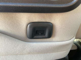 助手席背もたれ部にUSB電源が付いています