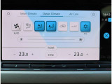3ゾーンフルオートエアコンディショナー(運転席/助手席/後席独立調整、自動内気循環機能付)
