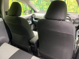 後部座席も気になるようなキズ・汚れやへたり等、大きなダメージはなく、良好な状態です。
