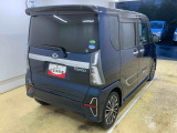 当店では車両本体価格以外に、諸費用を含めた支払総額も表示しておりますので、お客様の予算にピッタリのおクルマお選びができます。コーティングやJAFをセットにしたオトクな購入パックも好評です。