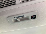 リヤシーリングファンが付いてます!車内の空気の循環が出来て快適に過ごせます!
