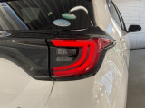 特徴的なデザインで後方からの確認しやすいLEDリアコンビネーションランプ