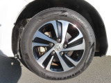 純正アルミホイールが装備されています!