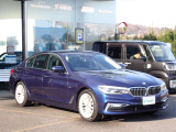 BMW在庫保有台数常時100台以上!ご来店の際はBMW本店(厚木市下荻野140-1)にご来店ください!弊社自慢の全天候型ショールーム!BMW在庫保有台数常時100台以上ございます!
