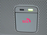 SOSコールスイッチを押すと専門のオペレータに接続し、警察や消防への連絡、緊急車両の手配をサポートしてもらえます。(ご利用にはニッサンコネクトサービスへの加入が必要です。)