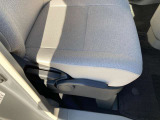 前後、背もたれだけでなく座面の高さも調整できお好きなポジションで運転できます。