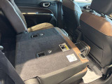 メーカー独自の厳しい基準をクリアした一台だから。保証部品に万一不具合が生じた場合、保証書に基づき新車登録から3年間(積算走行距離6万キロまで)無償修理を実施。全国のジープ正規ディーラーでご利用可能です