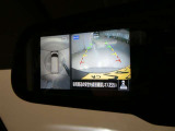 バックガイドモニターで、後方を確認しながら安心して駐車することができます。運転初心者も熟練者も必須の機能ですよ!