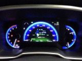 とっても見やすいメーターです。夜間時はラグジュアリーな気分にさせてくれる照明が魅力ですので、夜のドライブも楽しみになりますよ♪