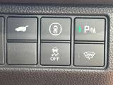 【パワーバックドア】スマートキーや運転席のボタンを押すだけでリアゲートが自動で開閉します!荷物を持っている時や、高い位置にあるバックドアを閉める際に便利な機能です♪