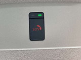 SOSスイッチ 事故や急病の時にボタンひとつで専門のオペレーターに接続できます。