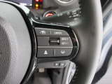 Hondaセンシングの機能のひとつ、アダプティブクルーズコントロール付!アクセルから足を離しても設定したスピードと前車との車間を保ち走行してくれます!車線維持もアシスト☆高速道路で疲労軽減ですね☆