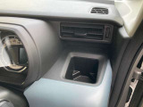 運転席ドリンクホルダー